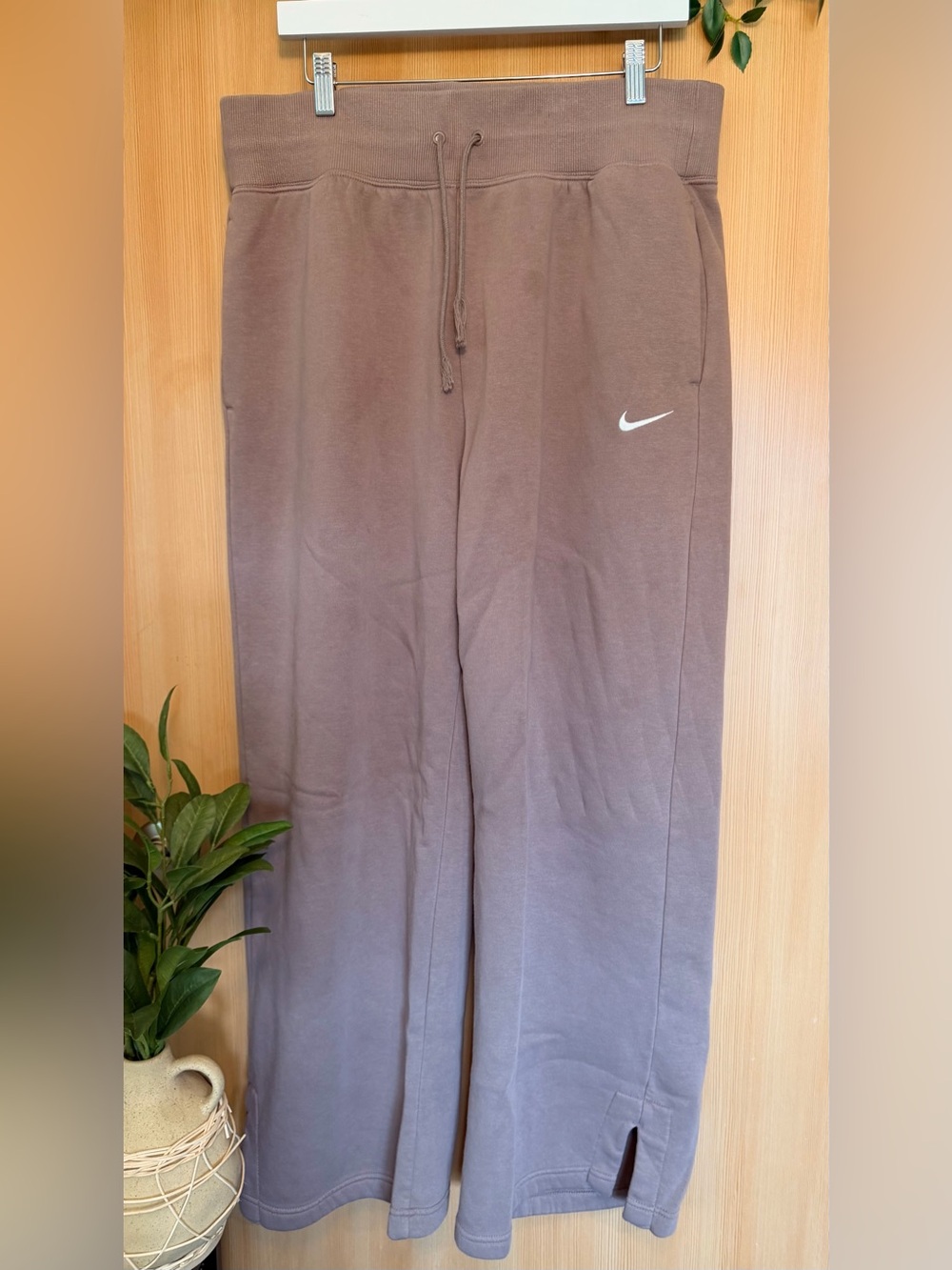 Nike Open Hem Fleece Sweatpants XL Taupe Athleisure Pants Matching Set - Picture 3 of 5